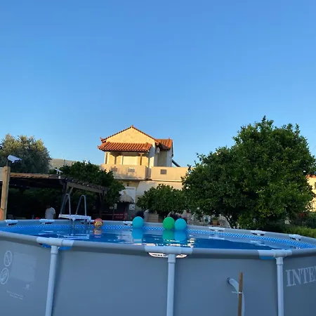 Casa de Férias Family Amarynthos
